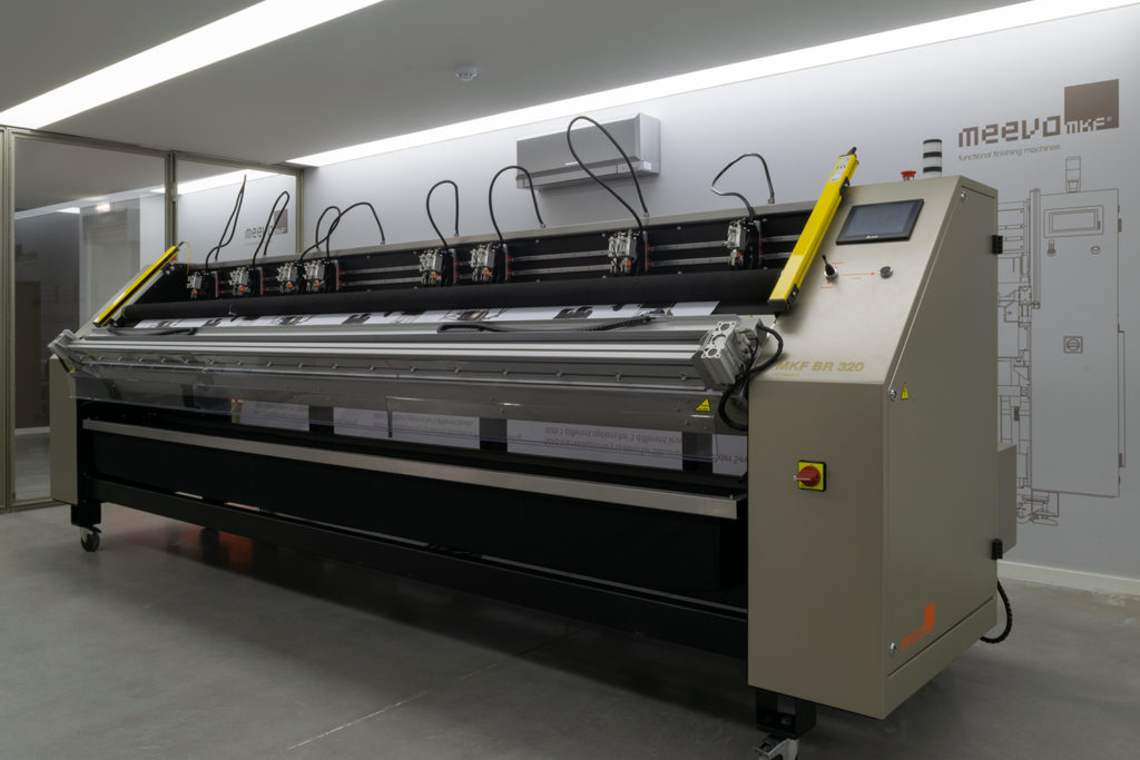 Textile cutting machine MKF BR 320